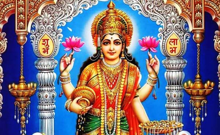 तिहारको तेस्रो दिन लक्ष्मीको पूजा आराधना गरि मनाईंदै 